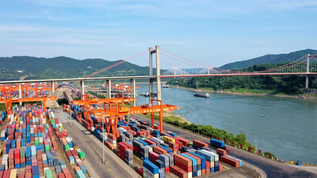 海运集港，，为什么要把集装箱集中到口岸码头堆场