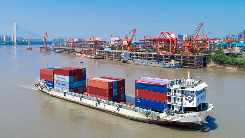 航运业热度回升，，，二季度航运景气指数大幅提升