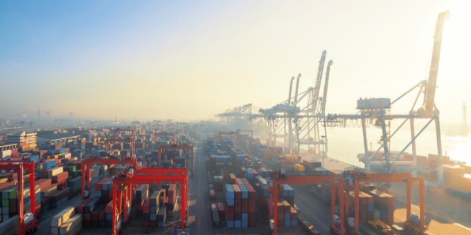 "稳外贸"多个口岸码头宣布重箱免费堆存，，，堆场近期也不得涨价